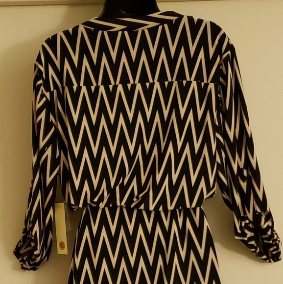 Elegant 3/4 sleeve dress w/drawstring waist. - Picture 5 of 5